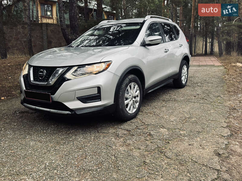 Позашляховик / Кросовер Nissan Rogue 2018 в Києві