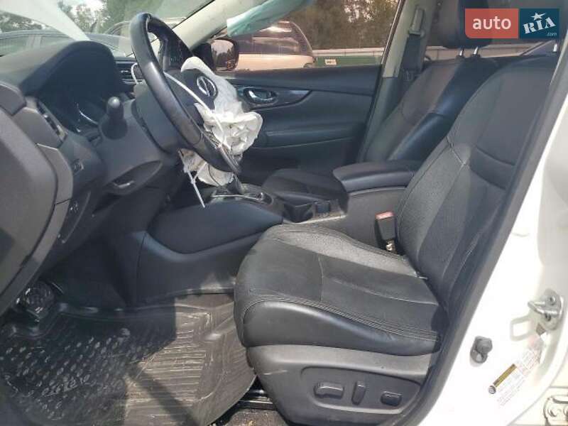 Позашляховик / Кросовер Nissan Rogue 2016 в Львові