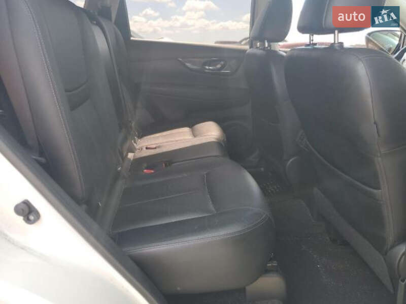 Позашляховик / Кросовер Nissan Rogue 2016 в Львові