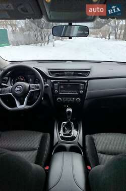 Внедорожник / Кроссовер Nissan Rogue 2018 в Ружине