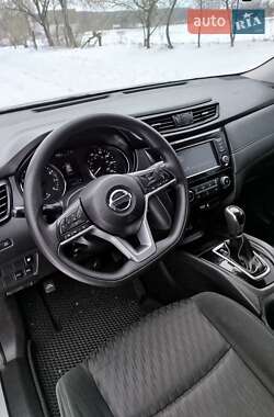 Внедорожник / Кроссовер Nissan Rogue 2018 в Ружине