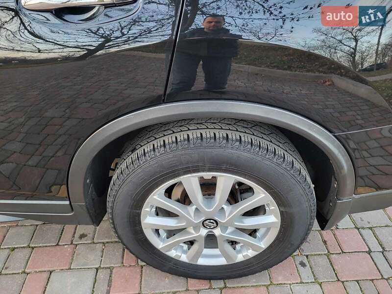 Внедорожник / Кроссовер Nissan Rogue 2017 в Кропивницком