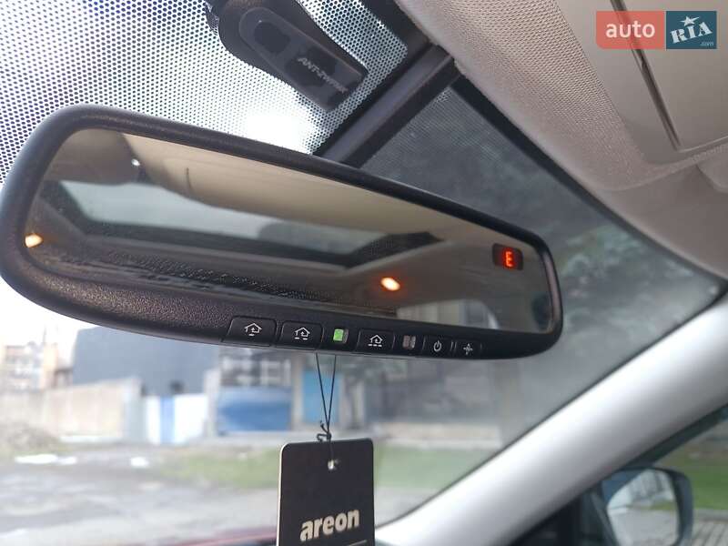 Позашляховик / Кросовер Nissan Rogue 2014 в Одесі