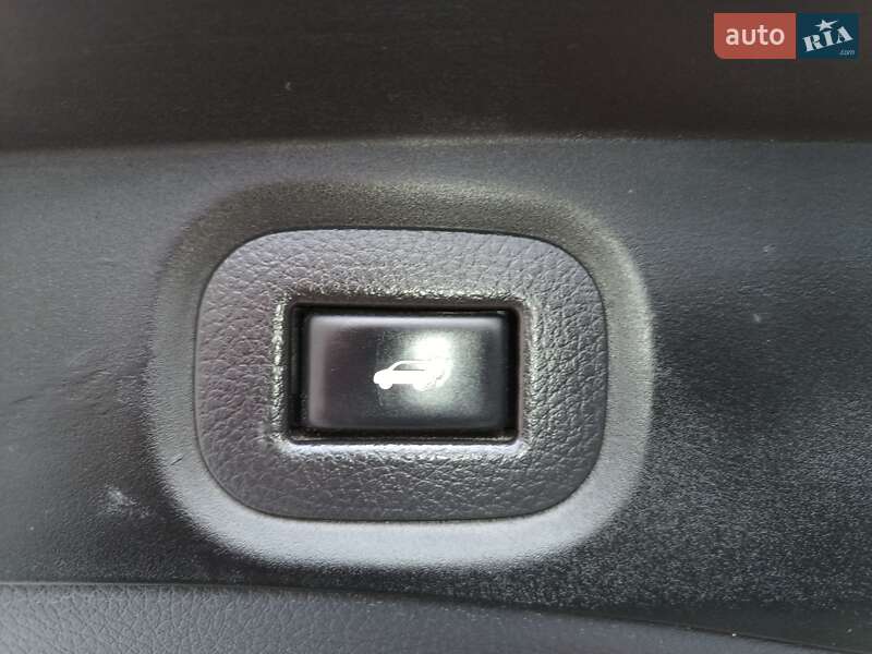 Позашляховик / Кросовер Nissan Rogue 2014 в Одесі