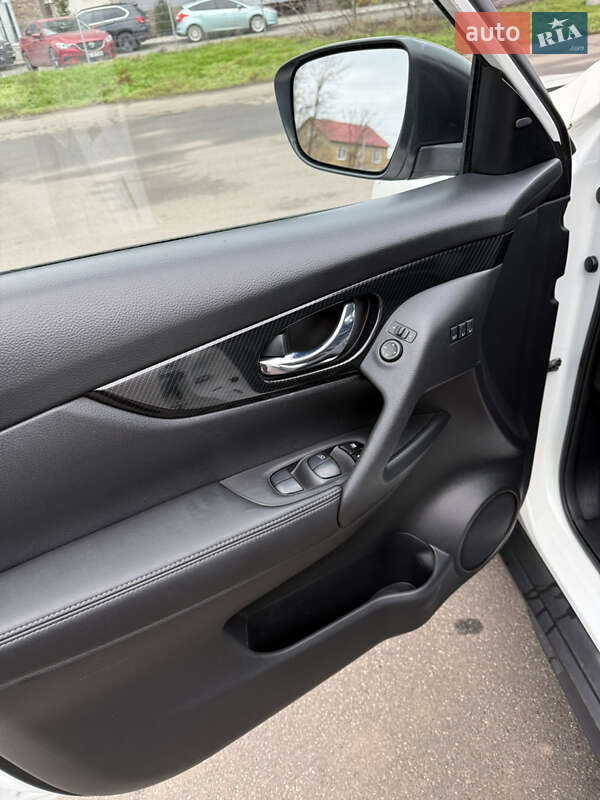 Позашляховик / Кросовер Nissan Rogue 2017 в Одесі