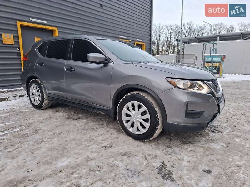 Внедорожник / Кроссовер Nissan Rogue 2017 в Киеве