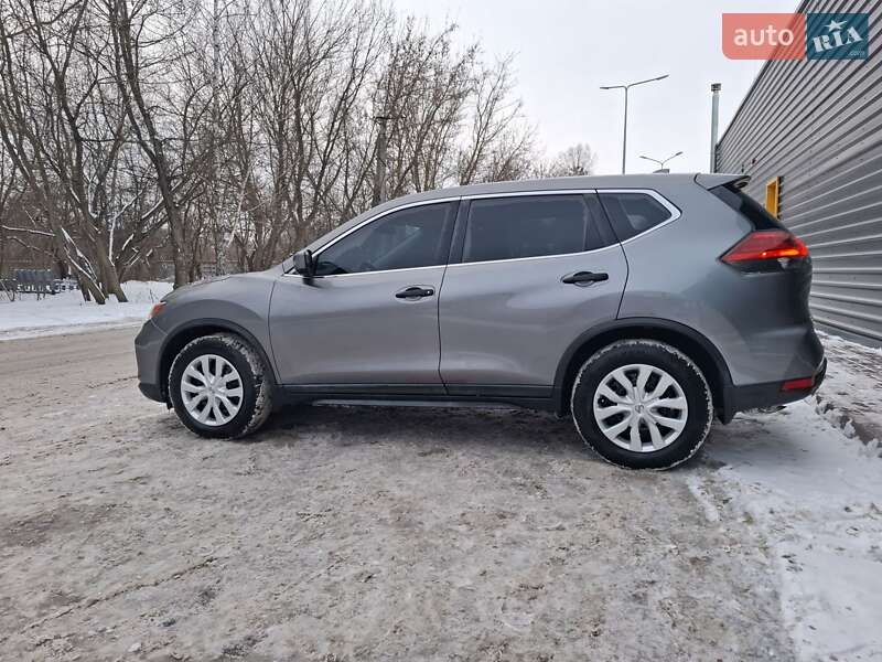 Внедорожник / Кроссовер Nissan Rogue 2017 в Киеве