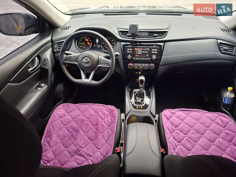 Внедорожник / Кроссовер Nissan Rogue 2017 в Киеве