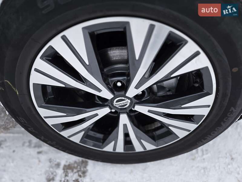 Внедорожник / Кроссовер Nissan Rogue 2021 в Тернополе