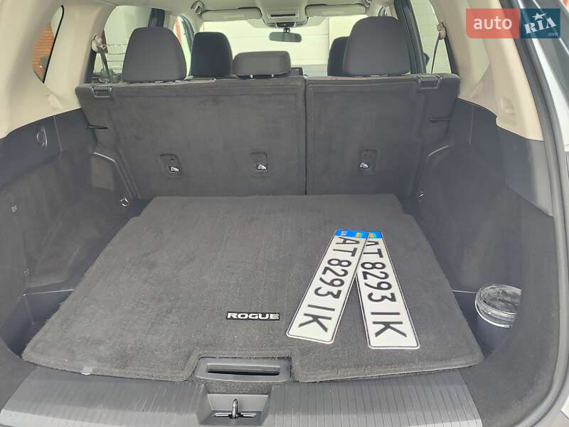 Позашляховик / Кросовер Nissan Rogue 2021 в Івано-Франківську