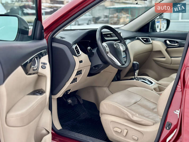 Позашляховик / Кросовер Nissan Rogue 2016 в Києві