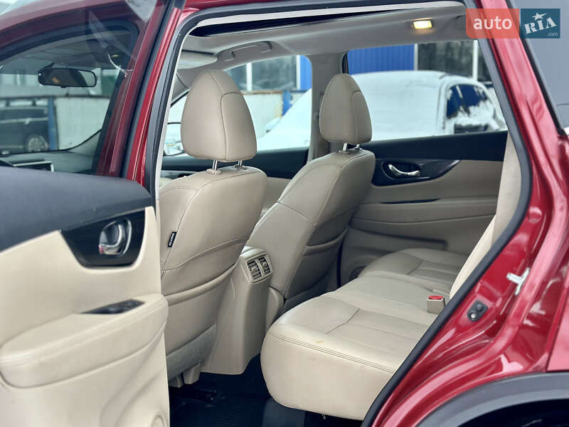 Позашляховик / Кросовер Nissan Rogue 2016 в Києві