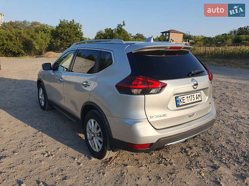 Внедорожник / Кроссовер Nissan Rogue 2018 в Стрые