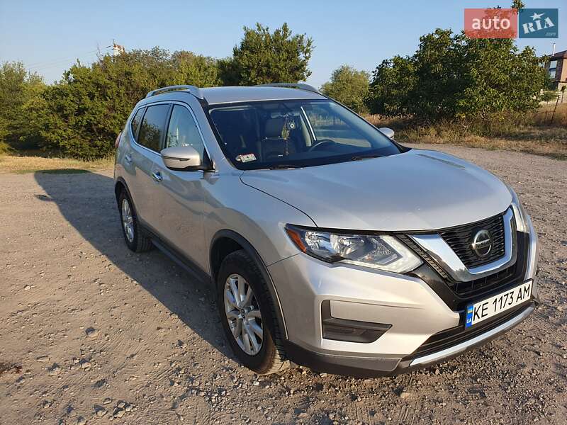 Внедорожник / Кроссовер Nissan Rogue 2018 в Стрые