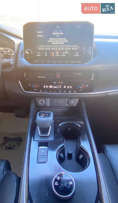 Внедорожник / Кроссовер Nissan Rogue 2021 в Ровно