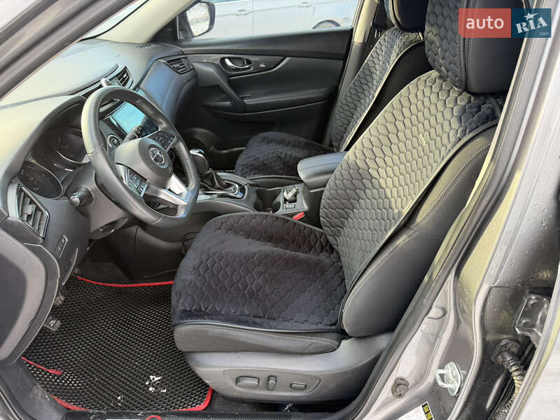 Внедорожник / Кроссовер Nissan Rogue 2016 в Ровно