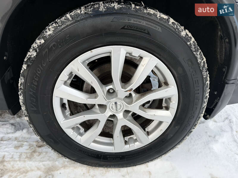 Внедорожник / Кроссовер Nissan Rogue 2016 в Ровно