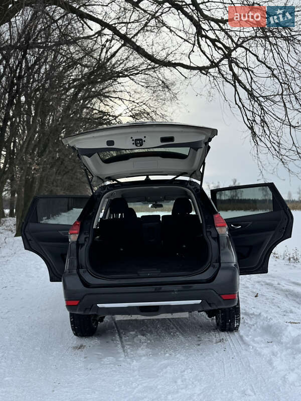 Внедорожник / Кроссовер Nissan Rogue 2016 в Киеве