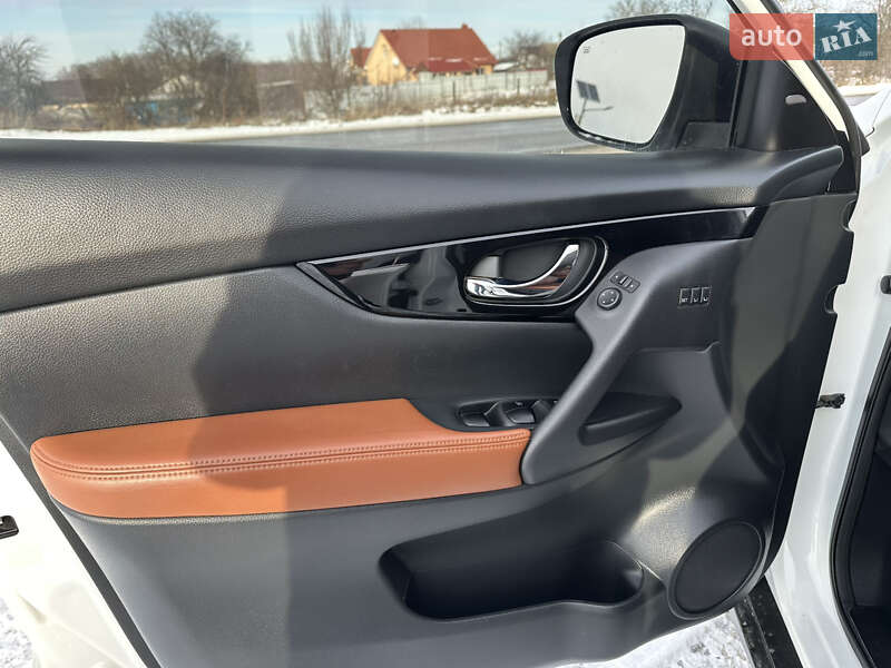 Внедорожник / Кроссовер Nissan Rogue 2018 в Виннице