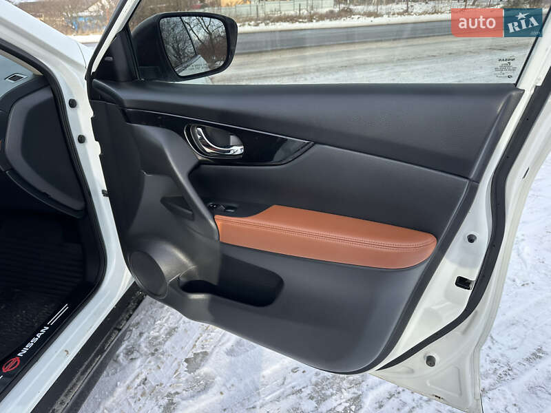 Внедорожник / Кроссовер Nissan Rogue 2018 в Виннице