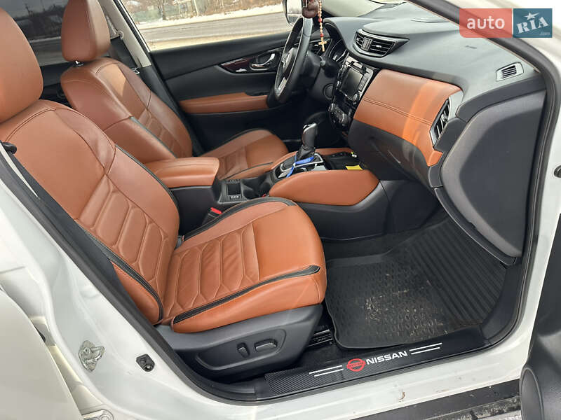 Внедорожник / Кроссовер Nissan Rogue 2018 в Виннице