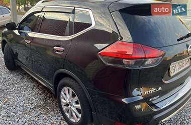 Внедорожник / Кроссовер Nissan Rogue 2016 в Полтаве