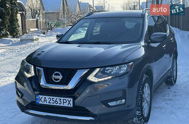 Позашляховик / Кросовер Nissan Rogue 2017 в Лубнах