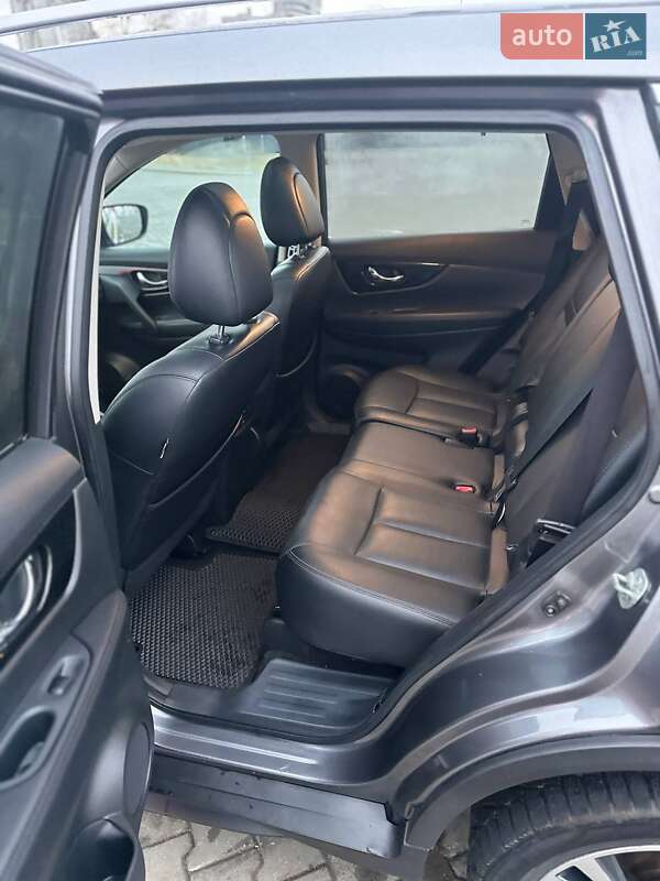 Внедорожник / Кроссовер Nissan Rogue 2017 в Харькове