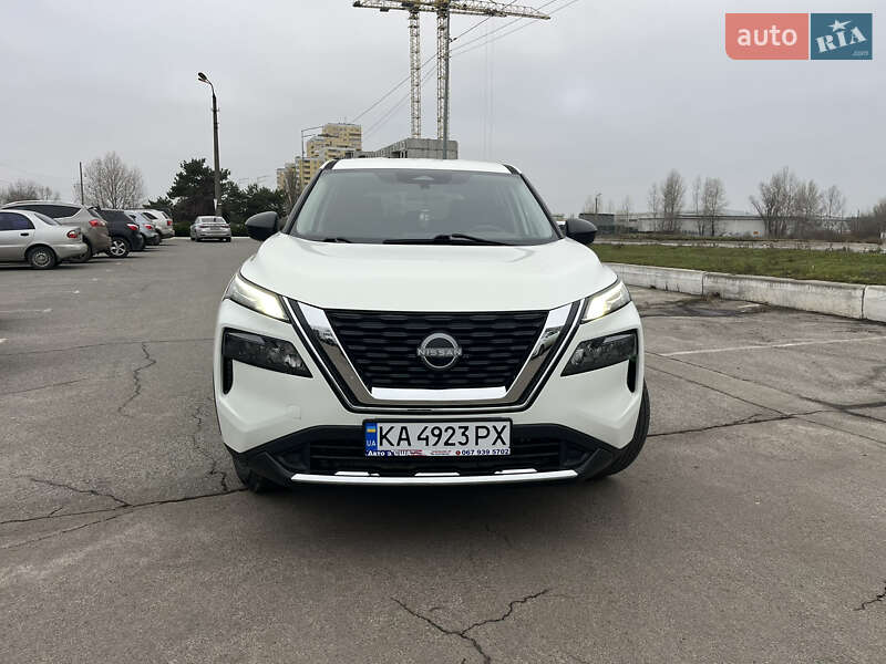 Внедорожник / Кроссовер Nissan Rogue 2023 в Киеве