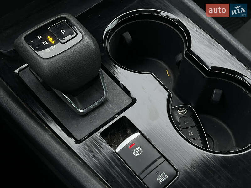 Внедорожник / Кроссовер Nissan Rogue 2023 в Киеве