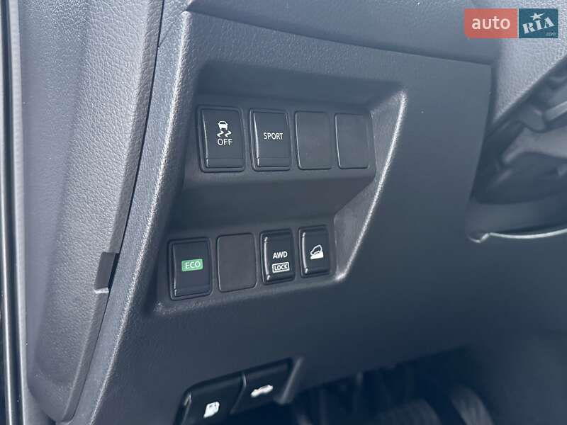 Внедорожник / Кроссовер Nissan Rogue 2015 в Кременчуге