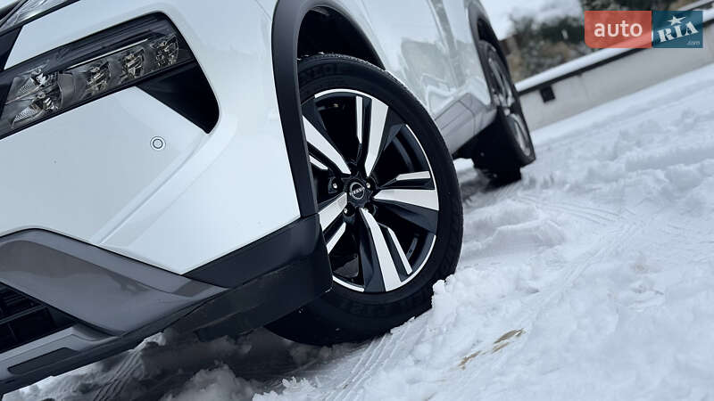 Внедорожник / Кроссовер Nissan Rogue 2024 в Ровно