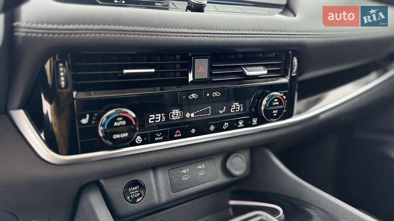 Внедорожник / Кроссовер Nissan Rogue 2024 в Ровно