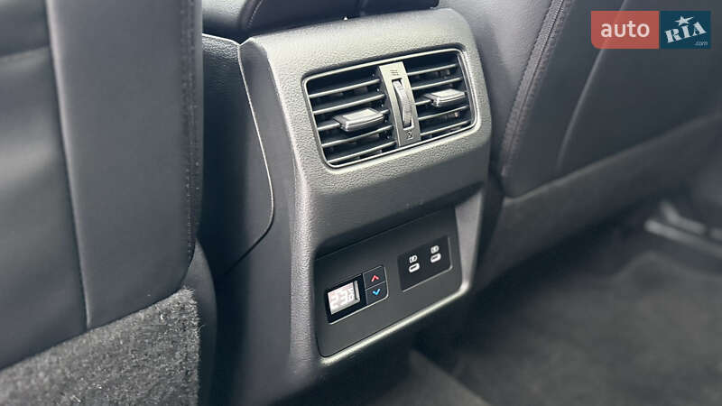 Внедорожник / Кроссовер Nissan Rogue 2024 в Ровно