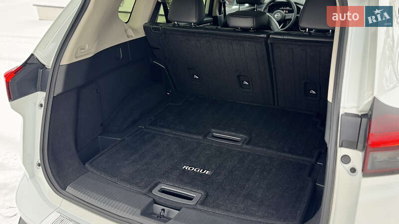 Внедорожник / Кроссовер Nissan Rogue 2024 в Ровно