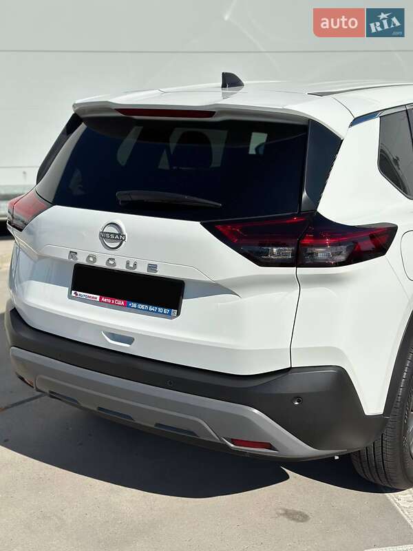 Внедорожник / Кроссовер Nissan Rogue 2023 в Киеве