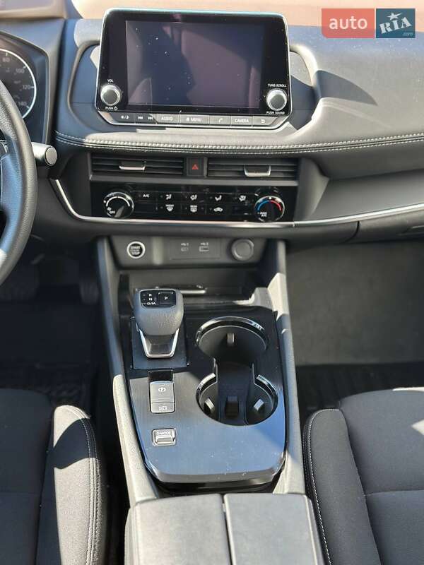 Внедорожник / Кроссовер Nissan Rogue 2023 в Киеве