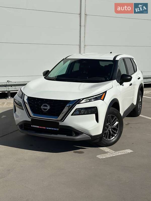 Внедорожник / Кроссовер Nissan Rogue 2023 в Киеве
