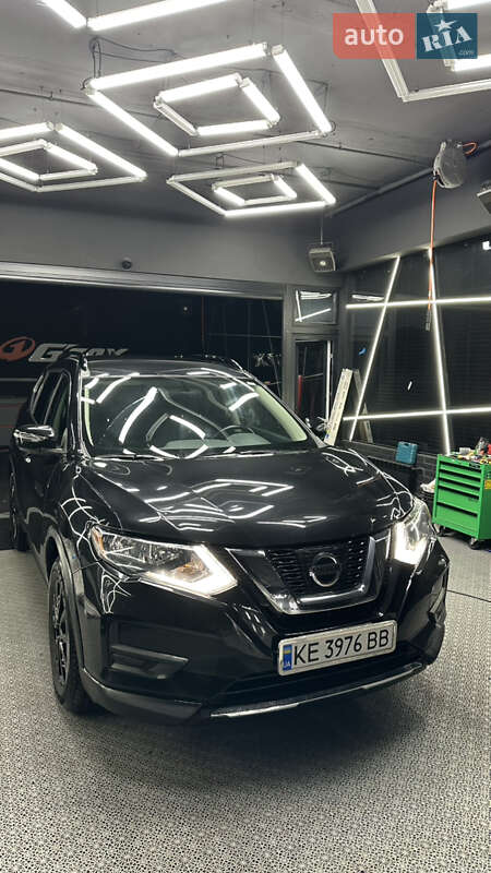 Внедорожник / Кроссовер Nissan Rogue 2017 в Днепре
