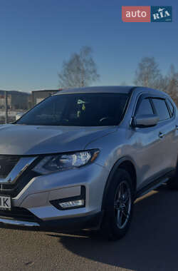 Позашляховик / Кросовер Nissan Rogue 2016 в Долині