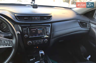 Внедорожник / Кроссовер Nissan Rogue 2017 в Львове