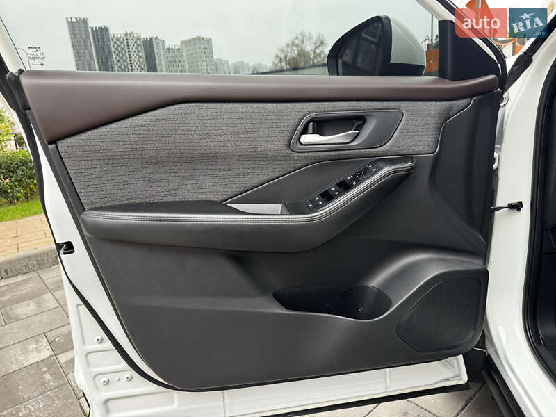 Внедорожник / Кроссовер Nissan Rogue 2021 в Киеве