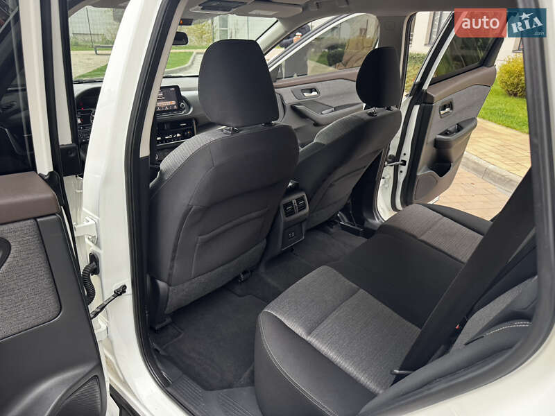 Внедорожник / Кроссовер Nissan Rogue 2021 в Киеве