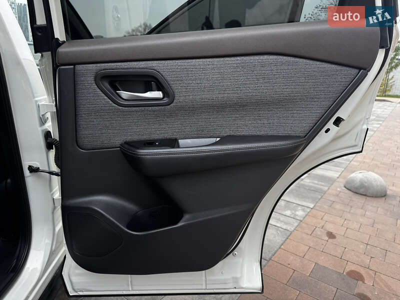 Внедорожник / Кроссовер Nissan Rogue 2021 в Киеве