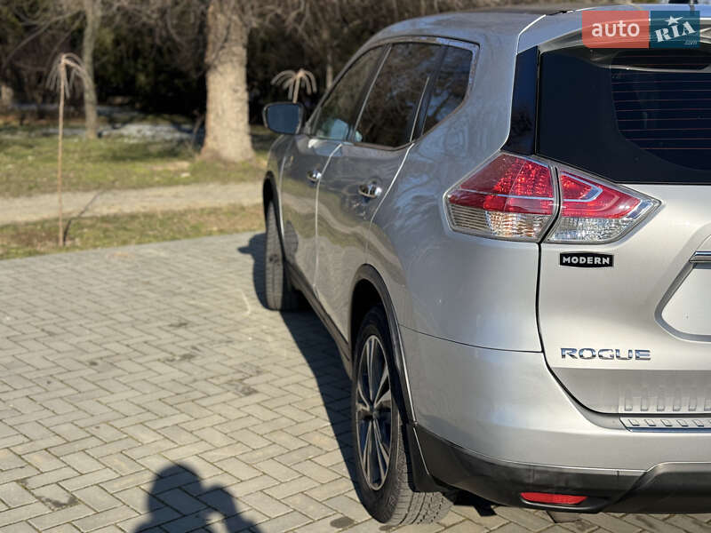 Внедорожник / Кроссовер Nissan Rogue 2016 в Болграде