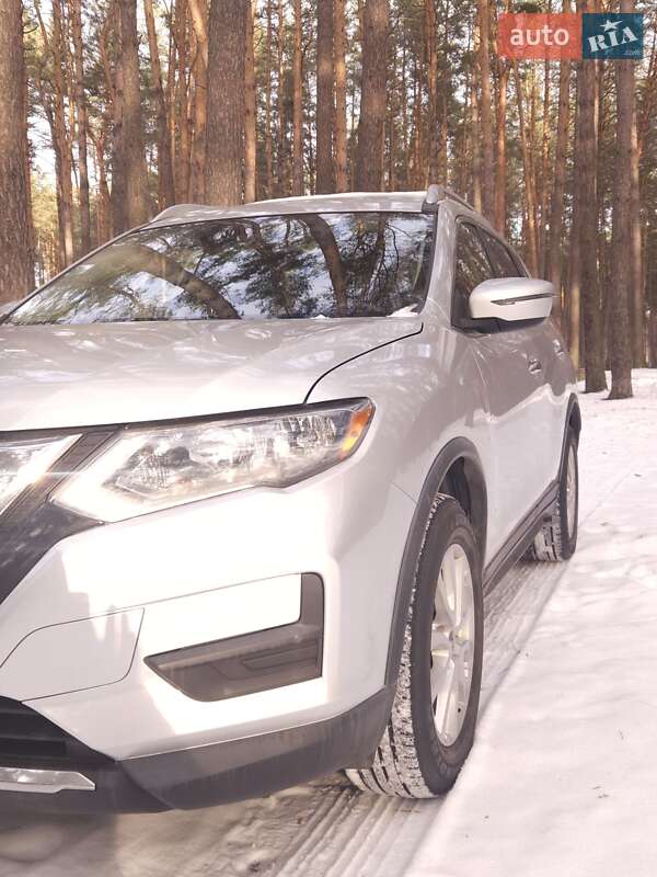 Внедорожник / Кроссовер Nissan Rogue 2018 в Сумах