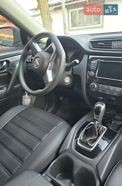 Позашляховик / Кросовер Nissan Rogue 2017 в Чернігові