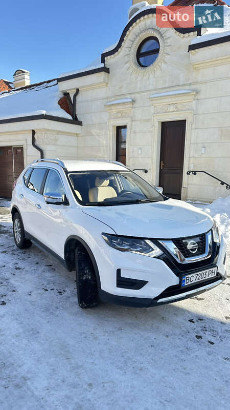 Внедорожник / Кроссовер Nissan Rogue 2017 в Львове