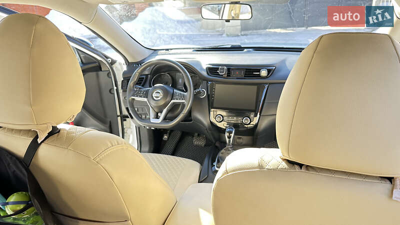 Внедорожник / Кроссовер Nissan Rogue 2017 в Львове