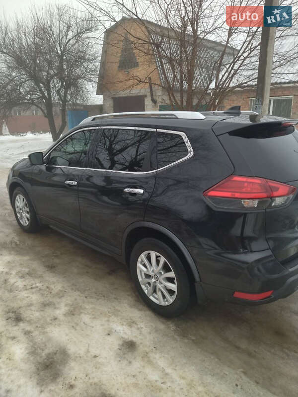Внедорожник / Кроссовер Nissan Rogue 2017 в Кропивницком